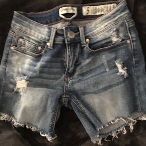 Size 5 Juniors Shorts (price is with bundle)